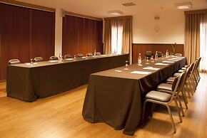 Hotel Rainha D. Amelia, Arts & Leisure