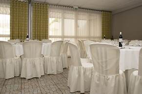 Hotel Rainha D. Amelia, Arts & Leisure