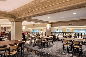Drury Plaza Hotel Broadview - Wichita