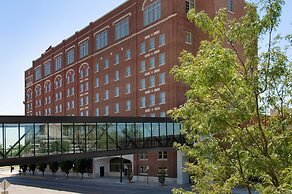 Drury Plaza Hotel Broadview - Wichita