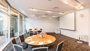 Holiday Inn Sydney Potts Point by IHG