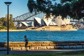Holiday Inn Sydney Potts Point by IHG