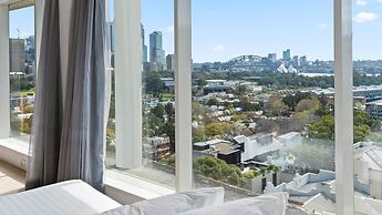 Holiday Inn Sydney Potts Point by IHG