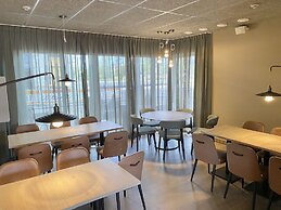Skyline Airport Hotel