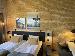 Skyline Airport Hotel