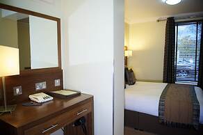 Nevis Bank Inn