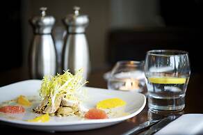 Nevis Bank Inn