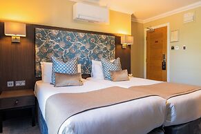 Nevis Bank Inn