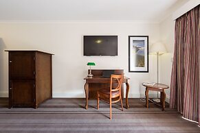Mercure Canberra