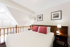 Mercure Canberra