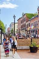 Saint John Harbourfront Hotel