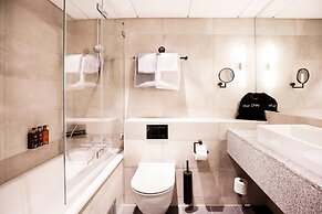 Clarion Hotel The Hub