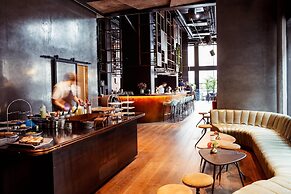 Clarion Hotel The Hub