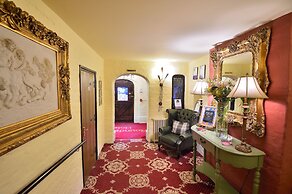 The Roundabout Hotel