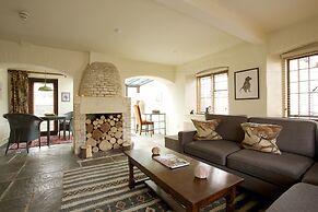 Hare And Hounds Hotel