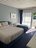 Riverbank Park Motel