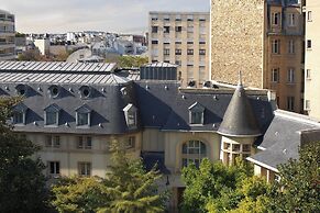 Renaissance Paris Nobel Tour Eiffel Hotel