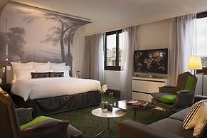 Renaissance Paris Nobel Tour Eiffel Hotel