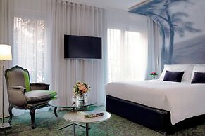 Renaissance Paris Nobel Tour Eiffel Hotel