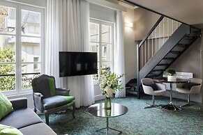 Renaissance Paris Nobel Tour Eiffel Hotel