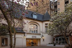Renaissance Paris Nobel Tour Eiffel Hotel