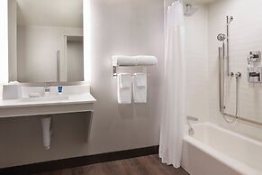 Four Points by Sheraton Windsor Downtown