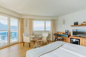 Mona Montreux