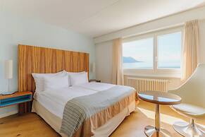Mona Montreux