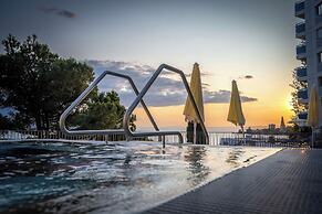 Mona Montreux