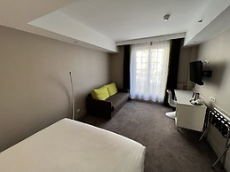 Holiday Inn Paris - Auteuil by IHG