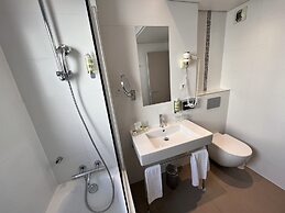 Holiday Inn Paris - Auteuil by IHG