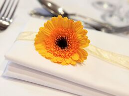 Mercure White Hart Hotel Salisbury and Apartments