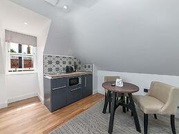 Mercure White Hart Hotel Salisbury and Apartments