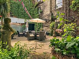 Mercure White Hart Hotel Salisbury and Apartments