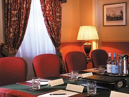 Mercure White Hart Hotel Salisbury and Apartments