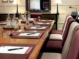 Mercure White Hart Hotel Salisbury and Apartments