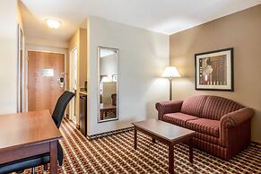 Quality Suites Paducah I-24