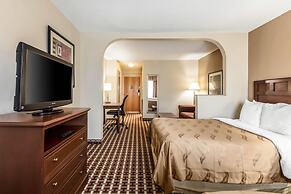 Quality Suites Paducah I-24