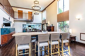 Quality Suites Paducah I-24