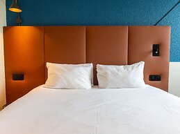 ibis Lyon Est Bron