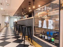 ibis Lyon Est Bron