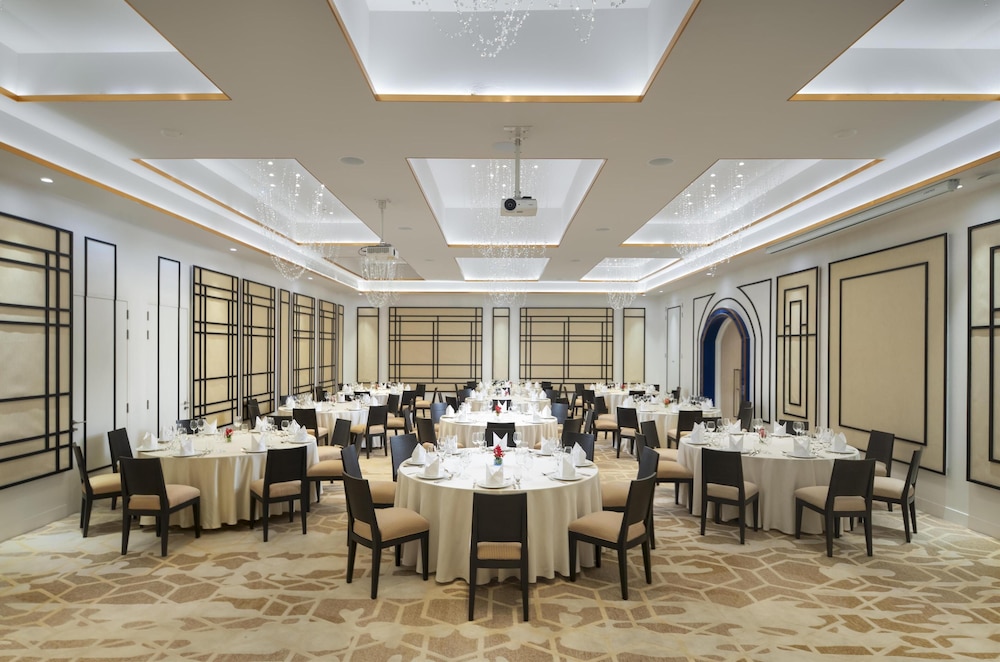 Radisson Hotel Chateau de Bangkok