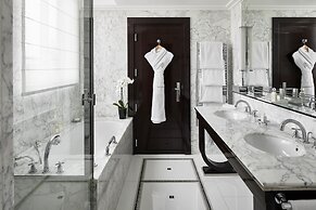 Hôtel Plaza Athénée - Dorchester Collection