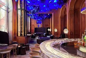 Hôtel Plaza Athénée - Dorchester Collection