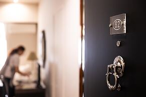 Best Western Plus Embassy Hotel