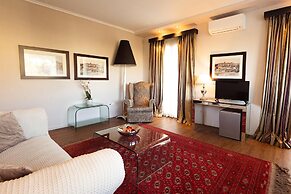 Best Western Plus Embassy Hotel