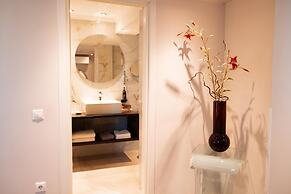 Best Western Plus Embassy Hotel