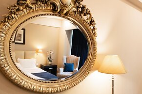Best Western Plus Embassy Hotel