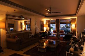Best Western Plus Embassy Hotel