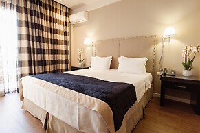 Best Western Plus Embassy Hotel